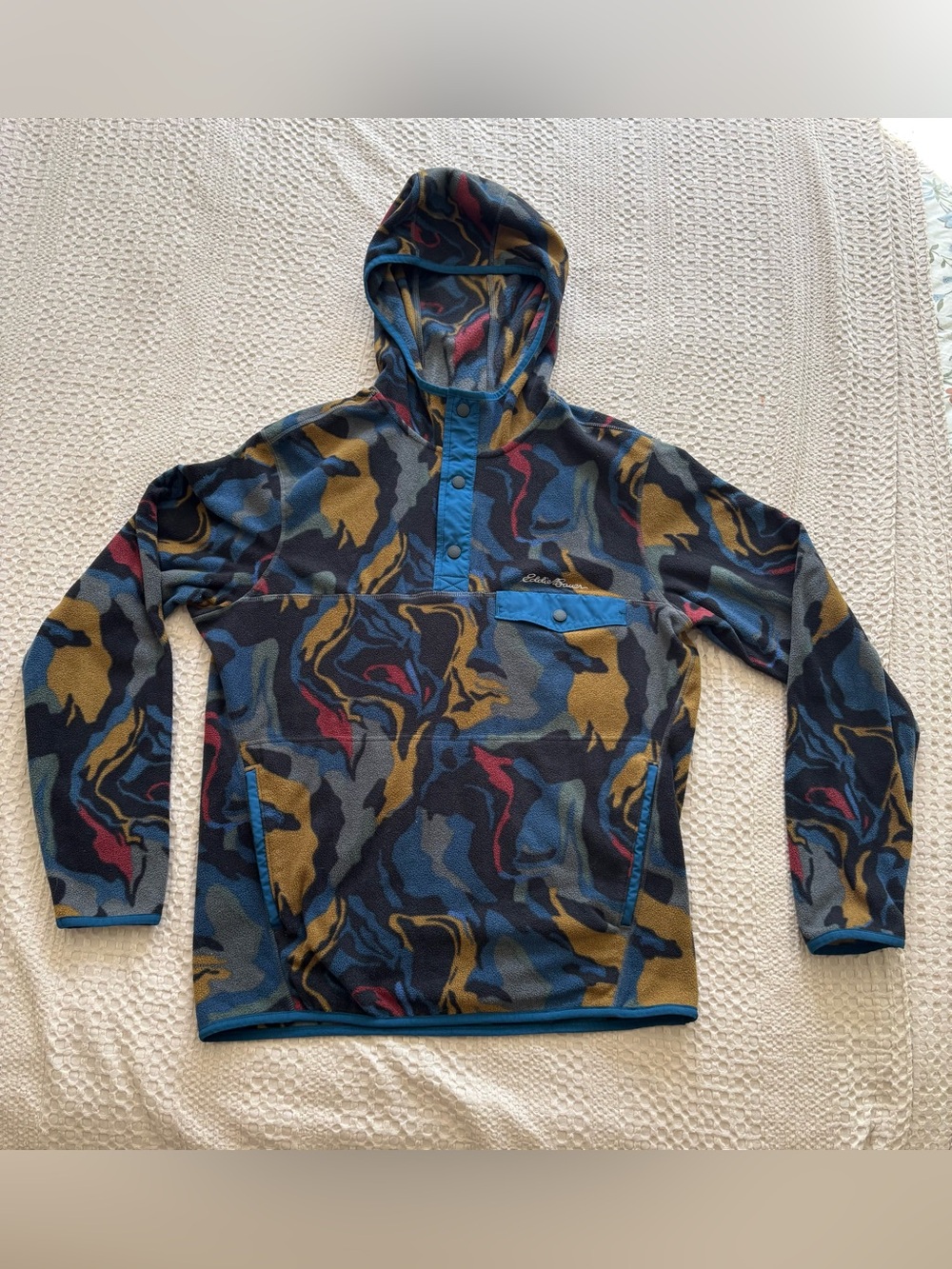 Eddie Bauer Camo Pattern Mock Neck, Snap-Close Pullover Fleece. Men’s Small